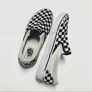 black and white checkered vans women’s 10.5